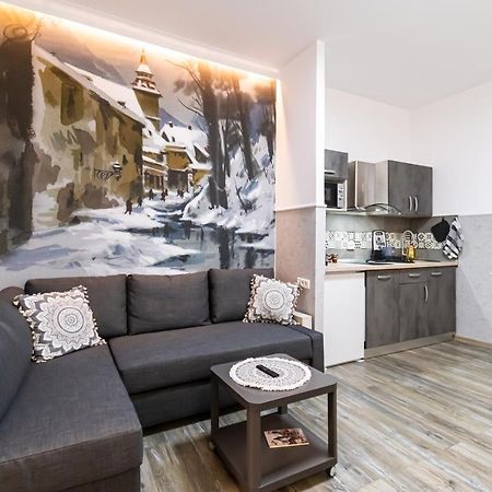 Okbrasov - Apartment & Studio In The Heart Of Old Town, Moments Away From The Black Church Exterior photo